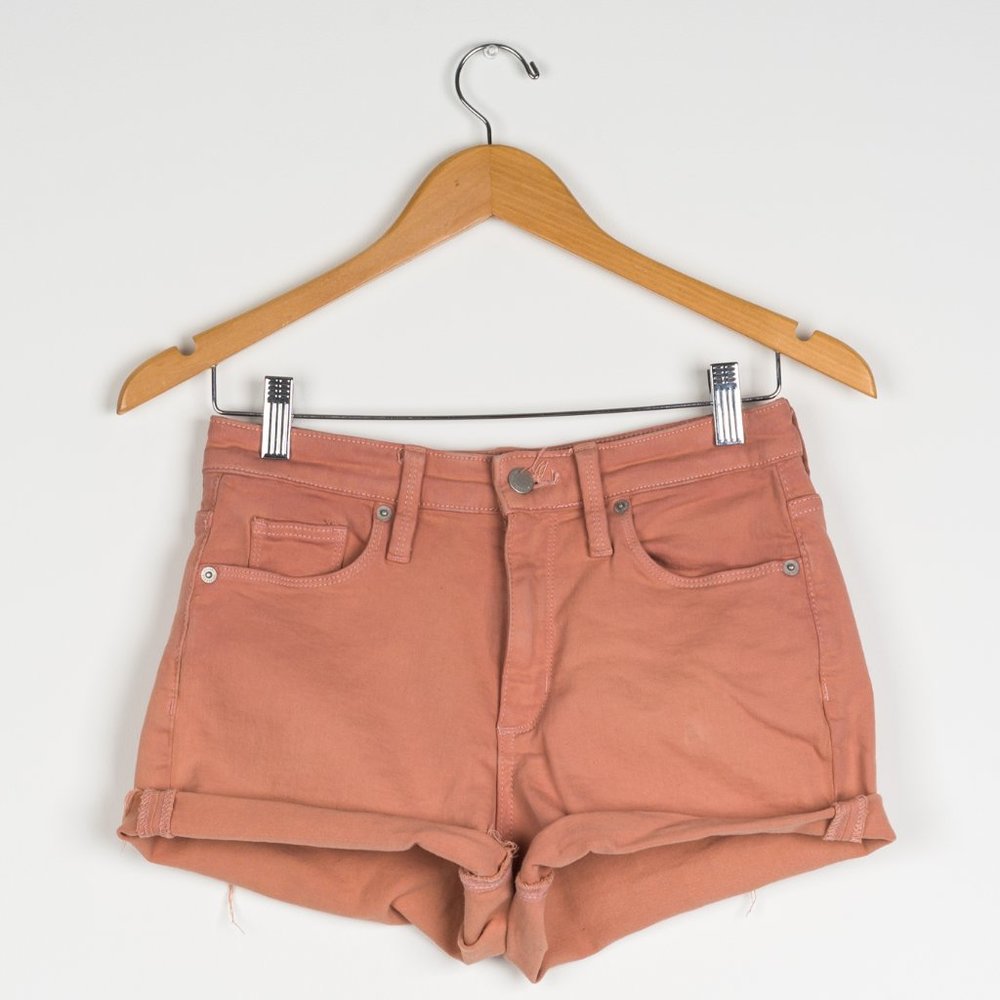 Women's Universal Thread High Rise Midi Pink Shorts size 4/27